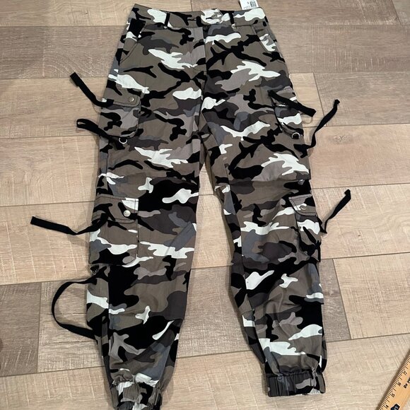 Forever 21 Camouflage Cargo Joggers - Black, Gray, White - Picture 1 of 8